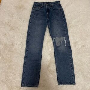 Distressed Levi 501’s 25x30